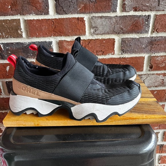 Sorel Kinetic Breakthru Slip On Sneakers Women's Size 9 Black Tan Red Pull Tab - Picture 4 of 6